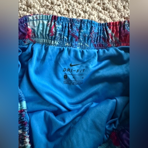 Nike Dri-fit Womens Medium  Running Shorts Colorful Paintball Spots Athletic - Picture 2 of 4